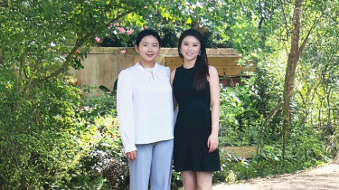 Aodong Mei and Yun Hang at the School of Public Health garden. Photo by Uma Mary Govindswamy.