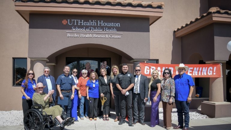 Group photo of Brownsville members in front of the Border Health Research Center